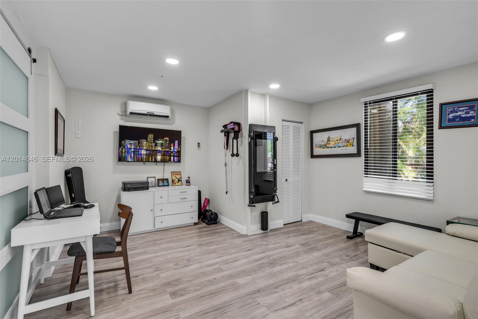 LAUDERDALE ISLES NO 2 - Residential