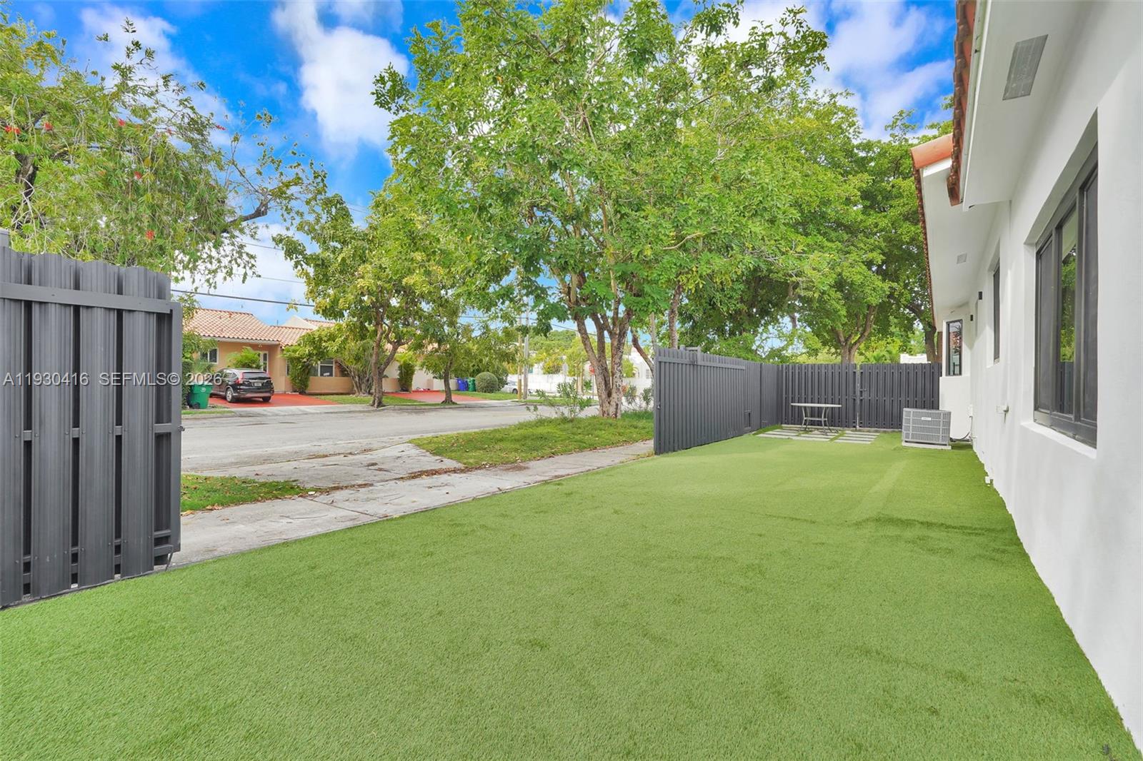 BRICKELL ESTATES - Residential