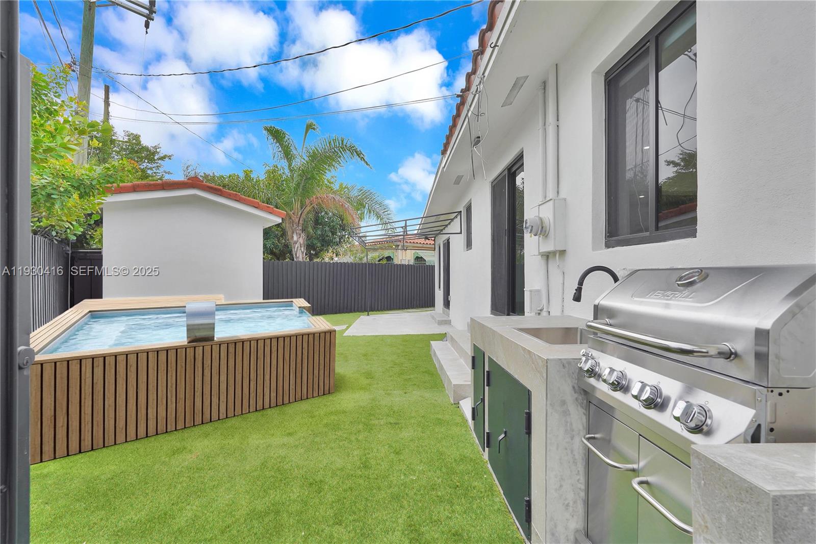 BRICKELL ESTATES - Residential