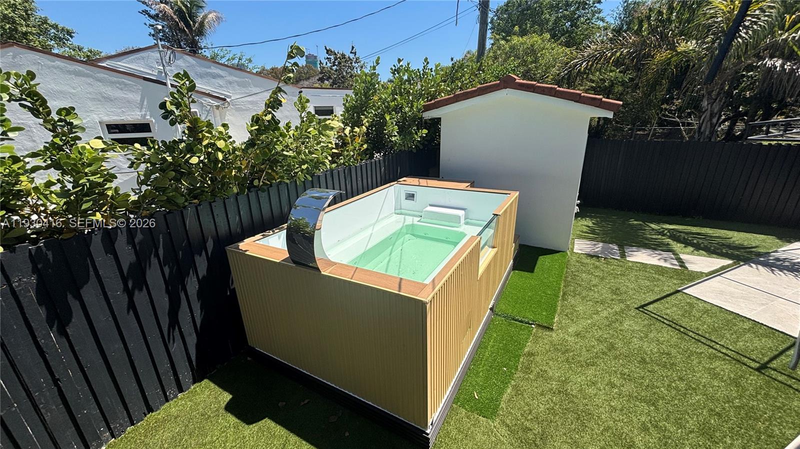 BRICKELL ESTATES - Residential