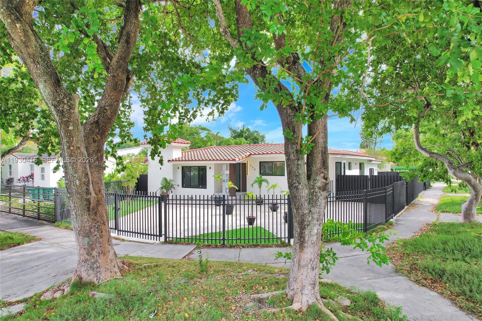 BRICKELL ESTATES - Residential