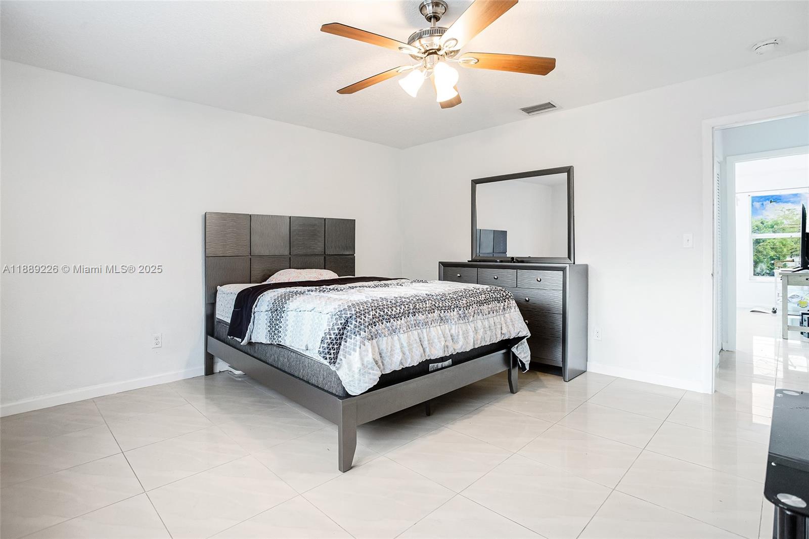 LAKE ORLEANS WEST - Residential