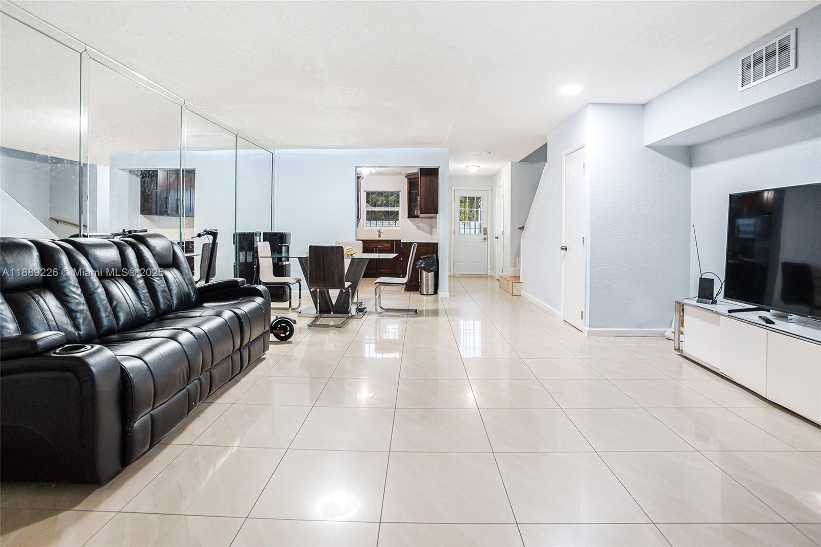 LAKE ORLEANS WEST - Residential