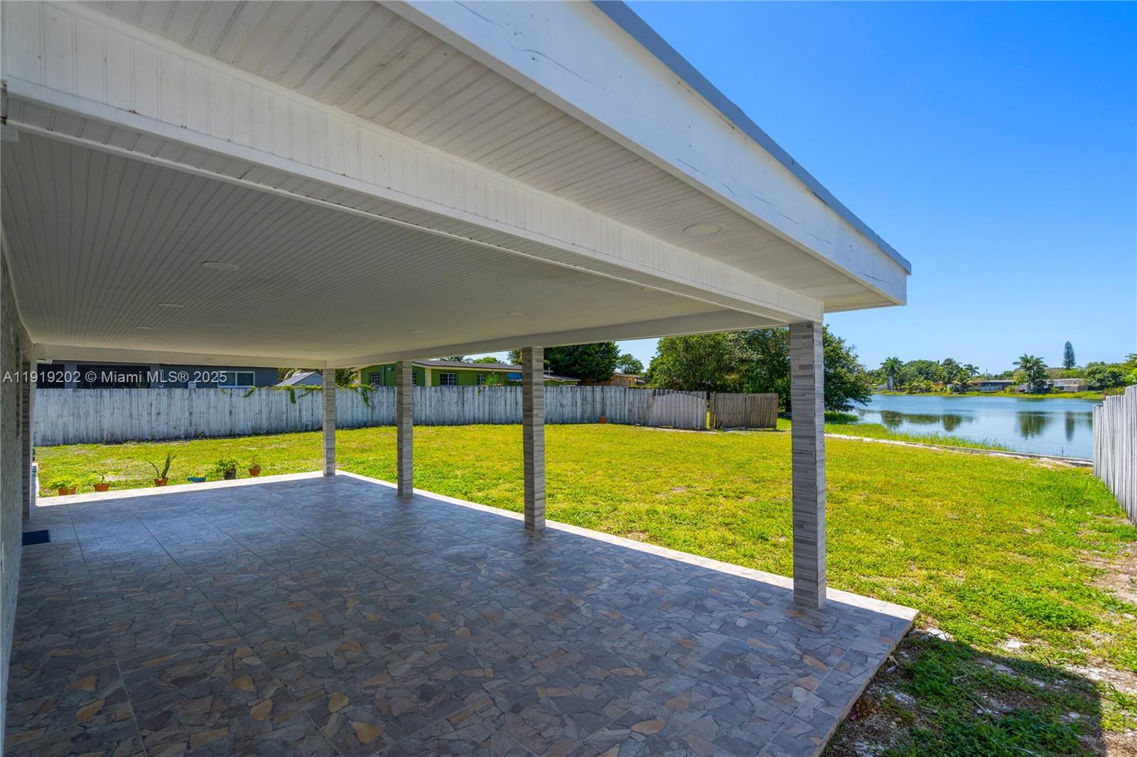 MYRTLE GROVE - Residential