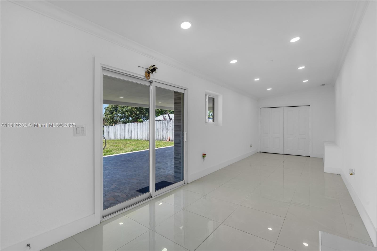 MYRTLE GROVE - Residential