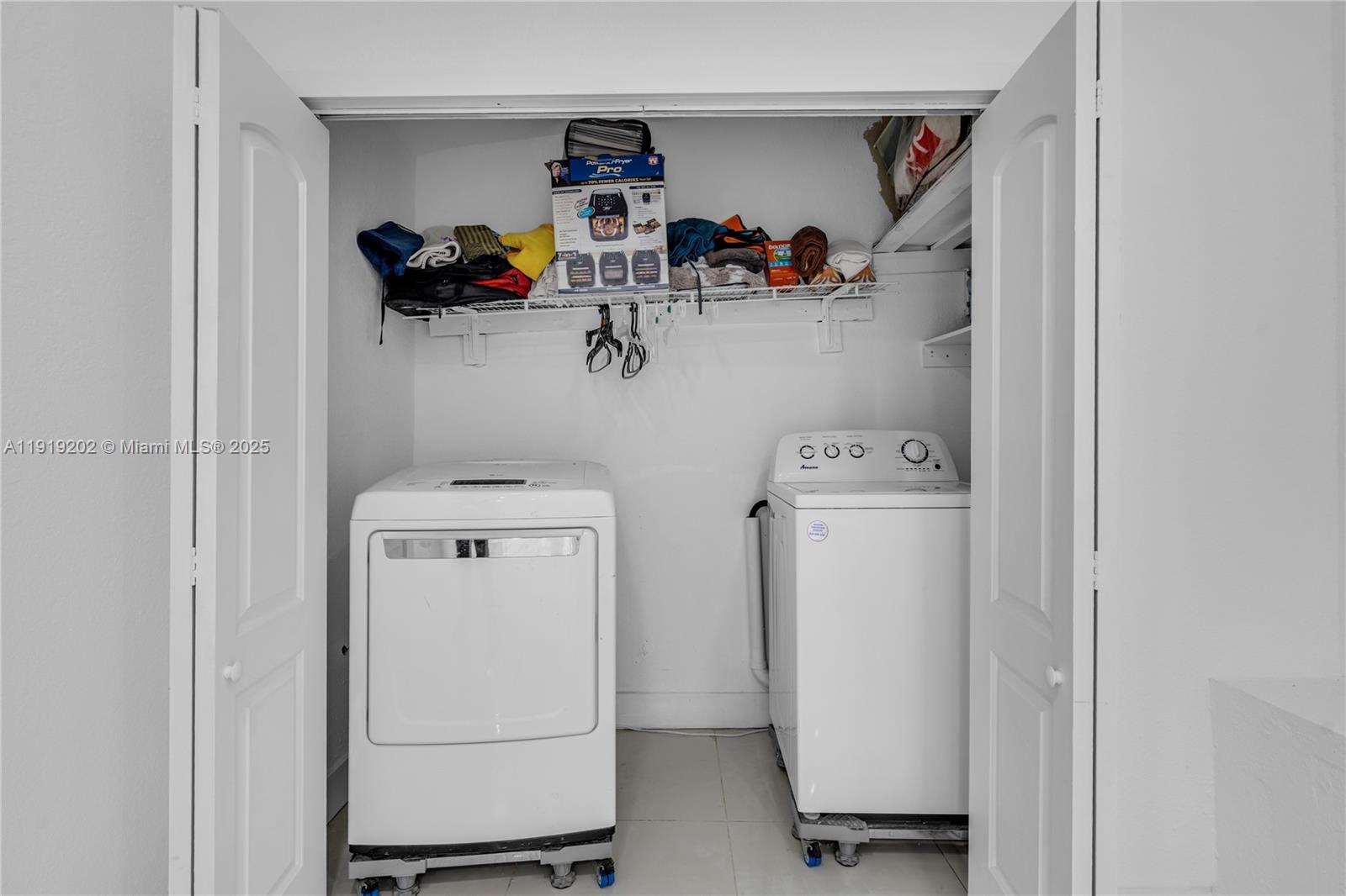 MYRTLE GROVE - Residential