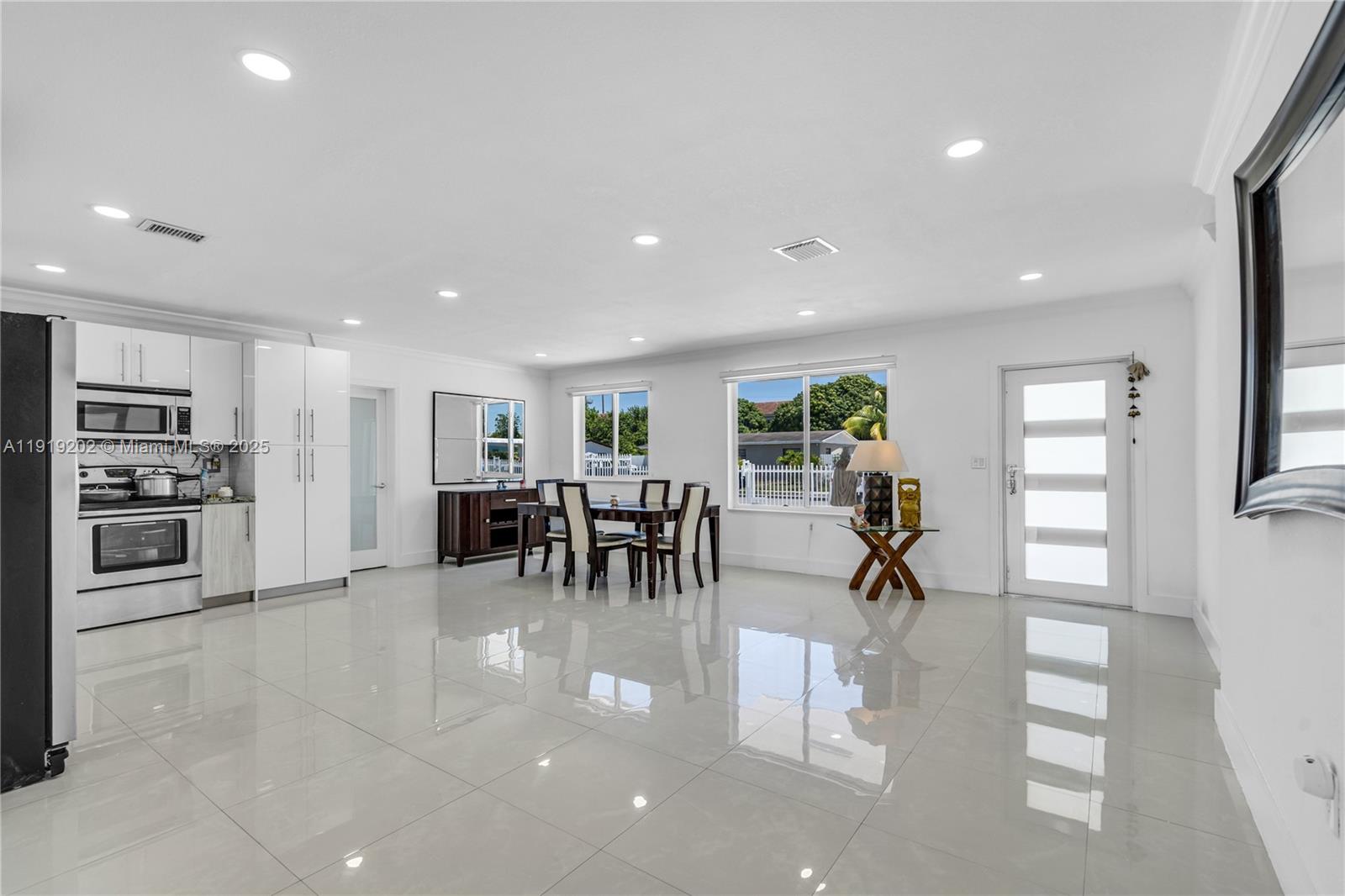 MYRTLE GROVE - Residential