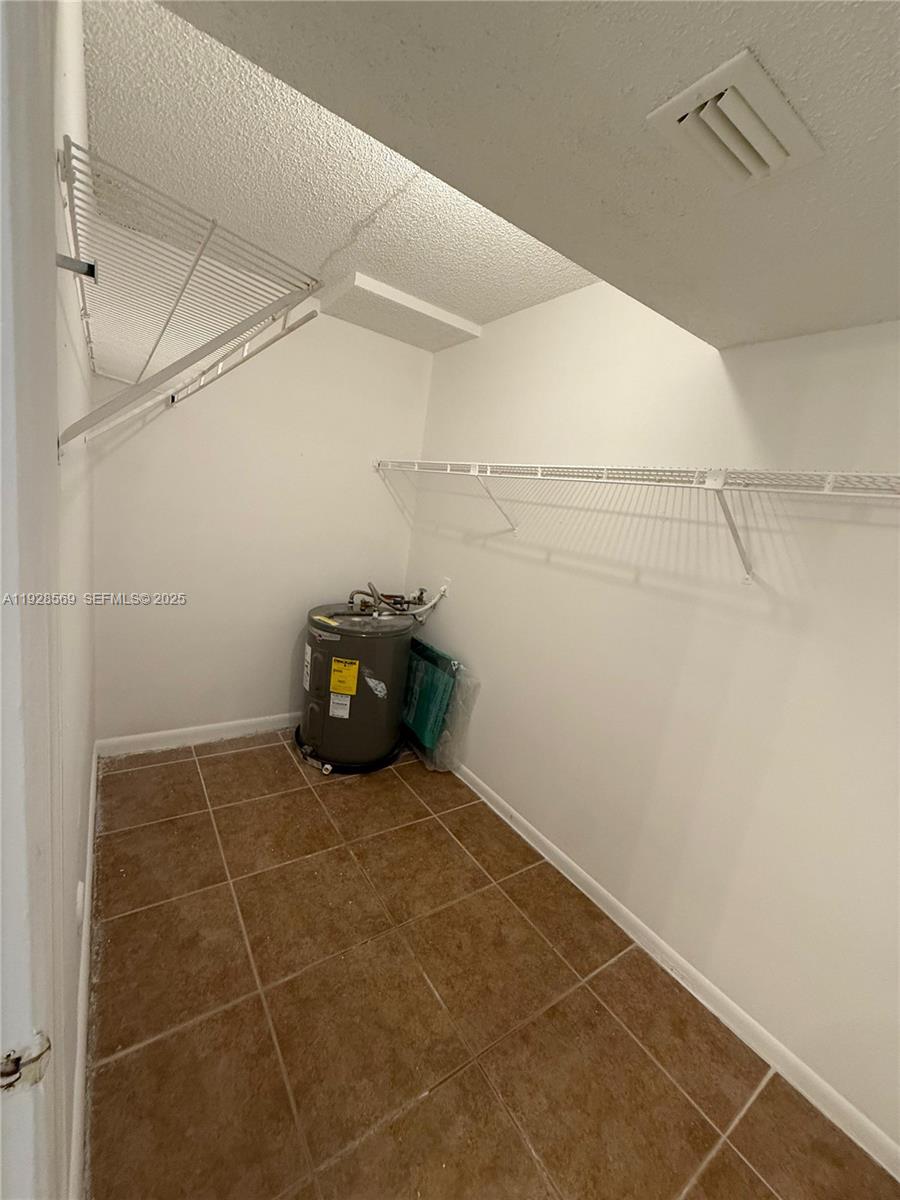 CORAL WEST CONDO - Residential Lease