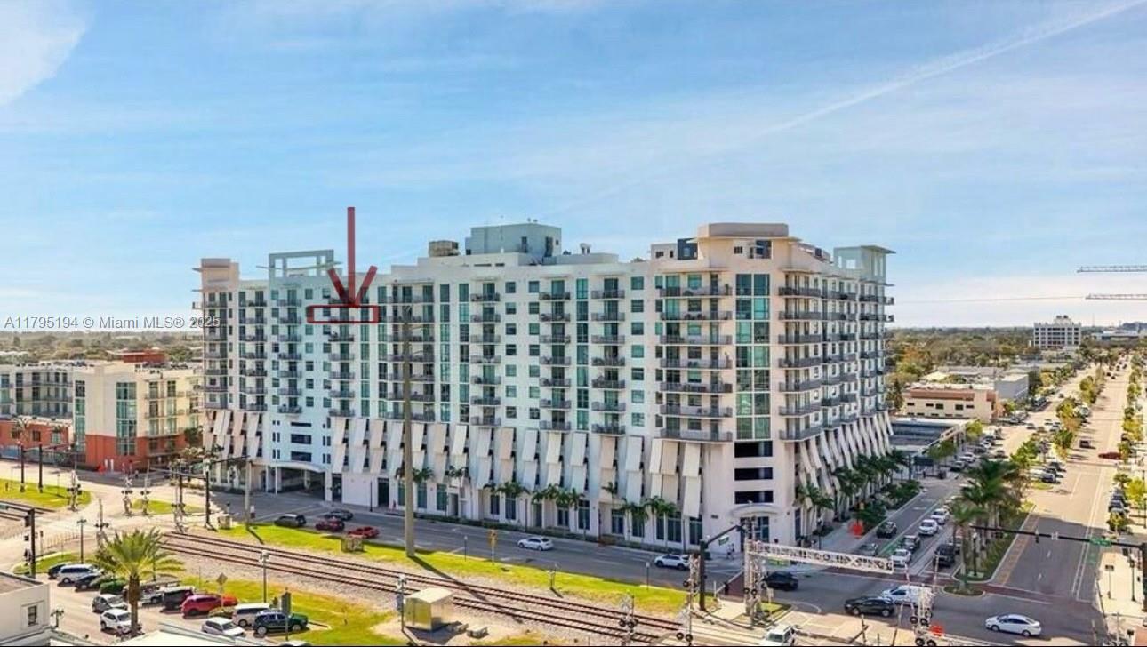 HOLLYWOOD STATION RES CON - Residential Lease