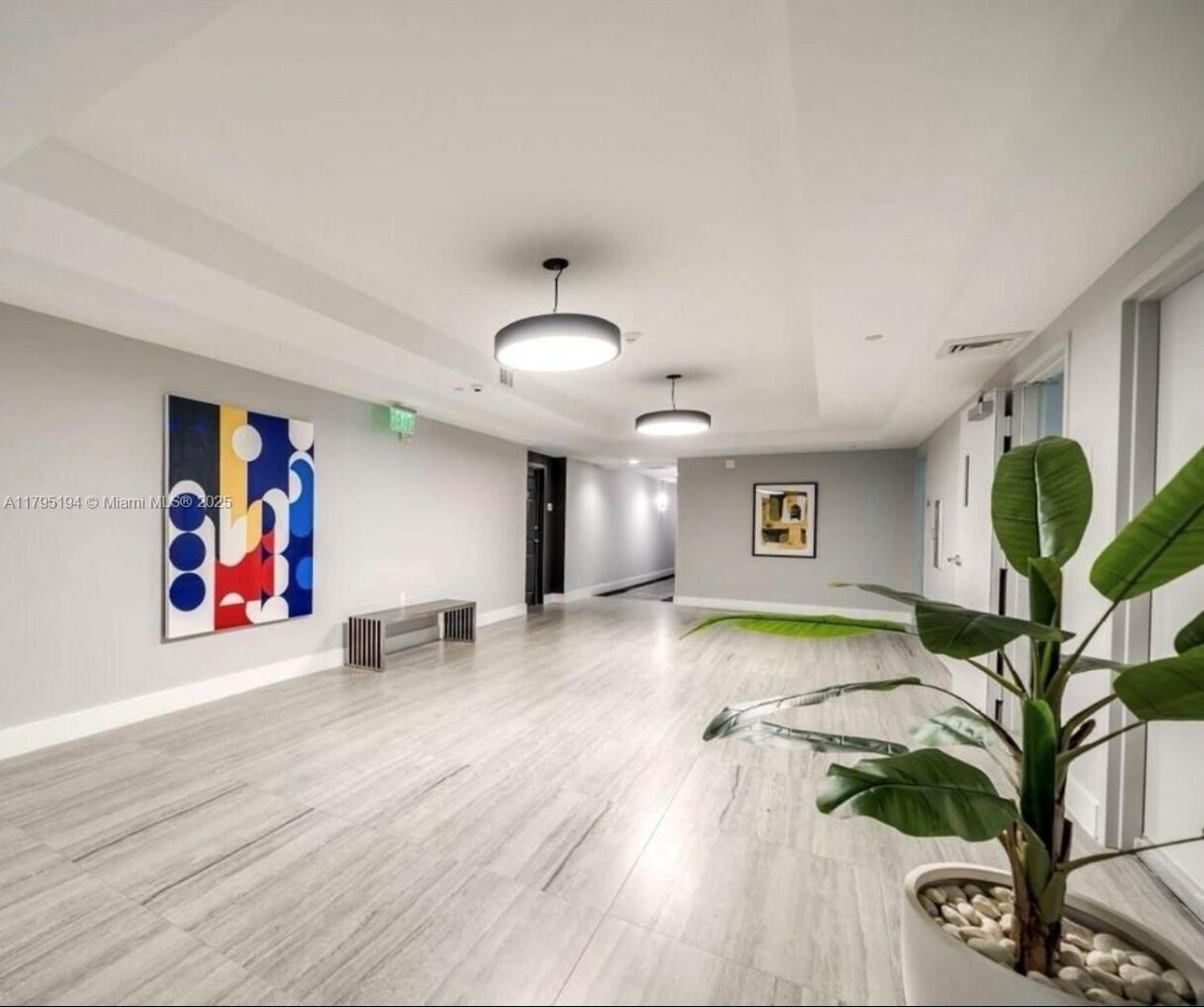 HOLLYWOOD STATION RES CON - Residential Lease