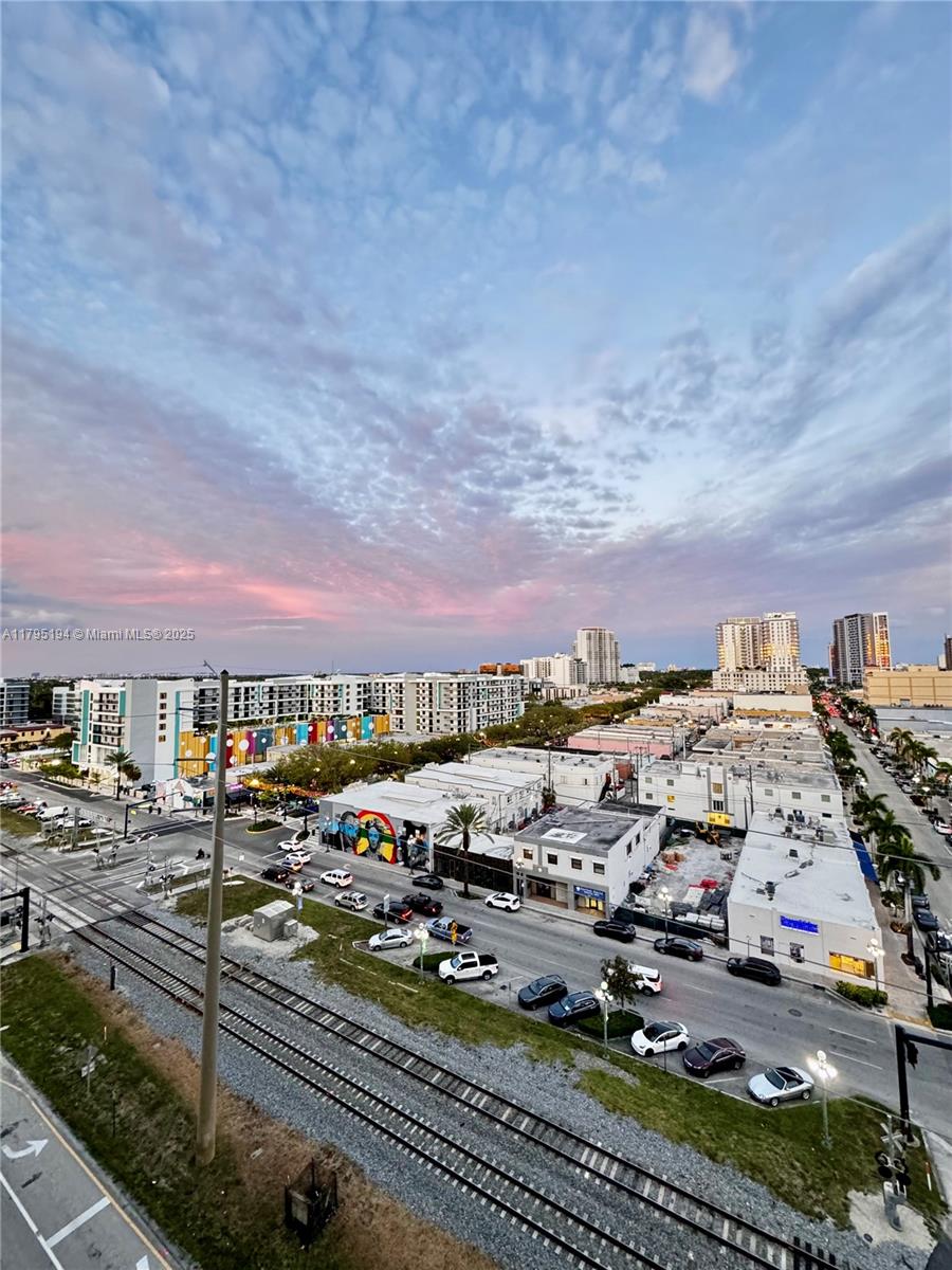 HOLLYWOOD STATION RES CON - Residential Lease