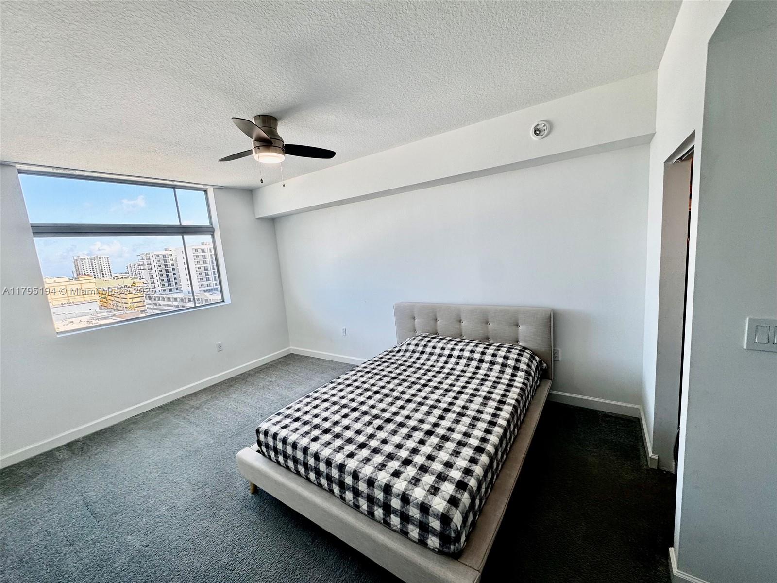 HOLLYWOOD STATION RES CON - Residential Lease