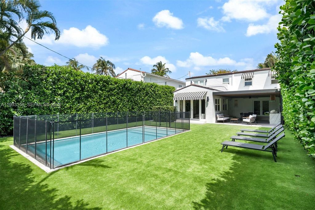 Photo of 634 W 47th St, Miami Beach, FL 33140 (MLS # A11993158)