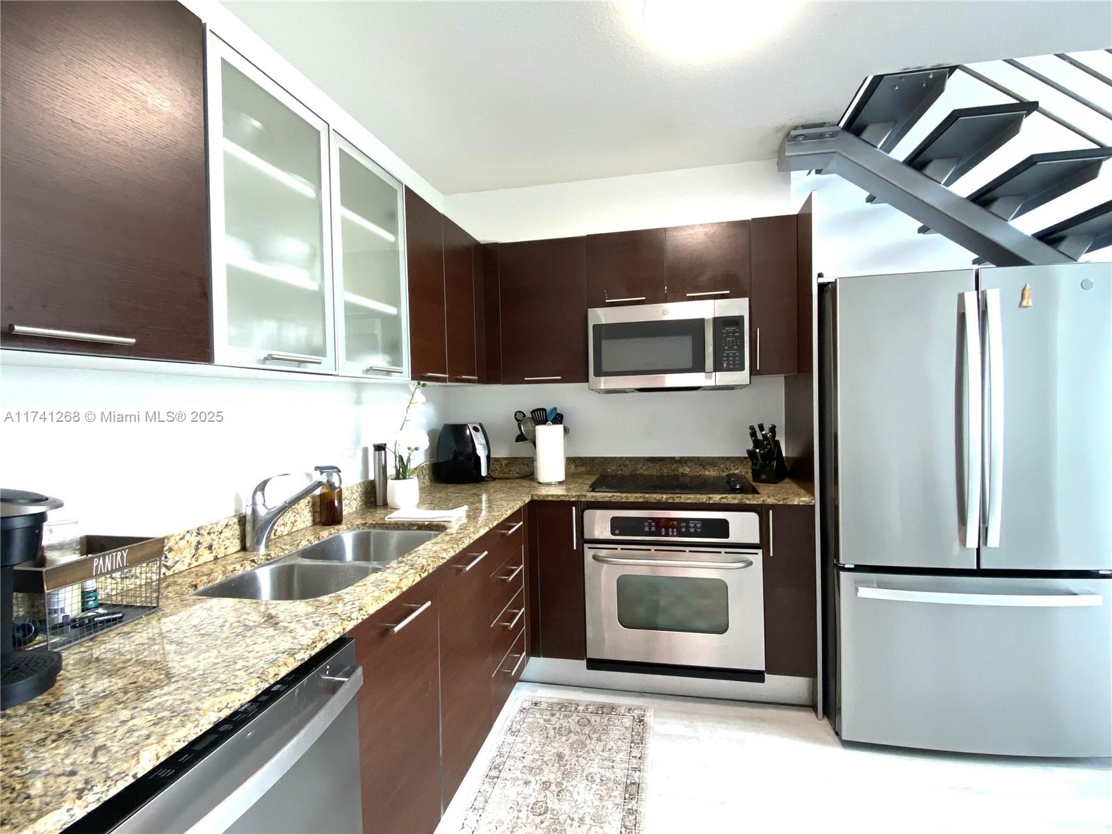 BRICKELL ON THE RIVER S T - Residential Lease