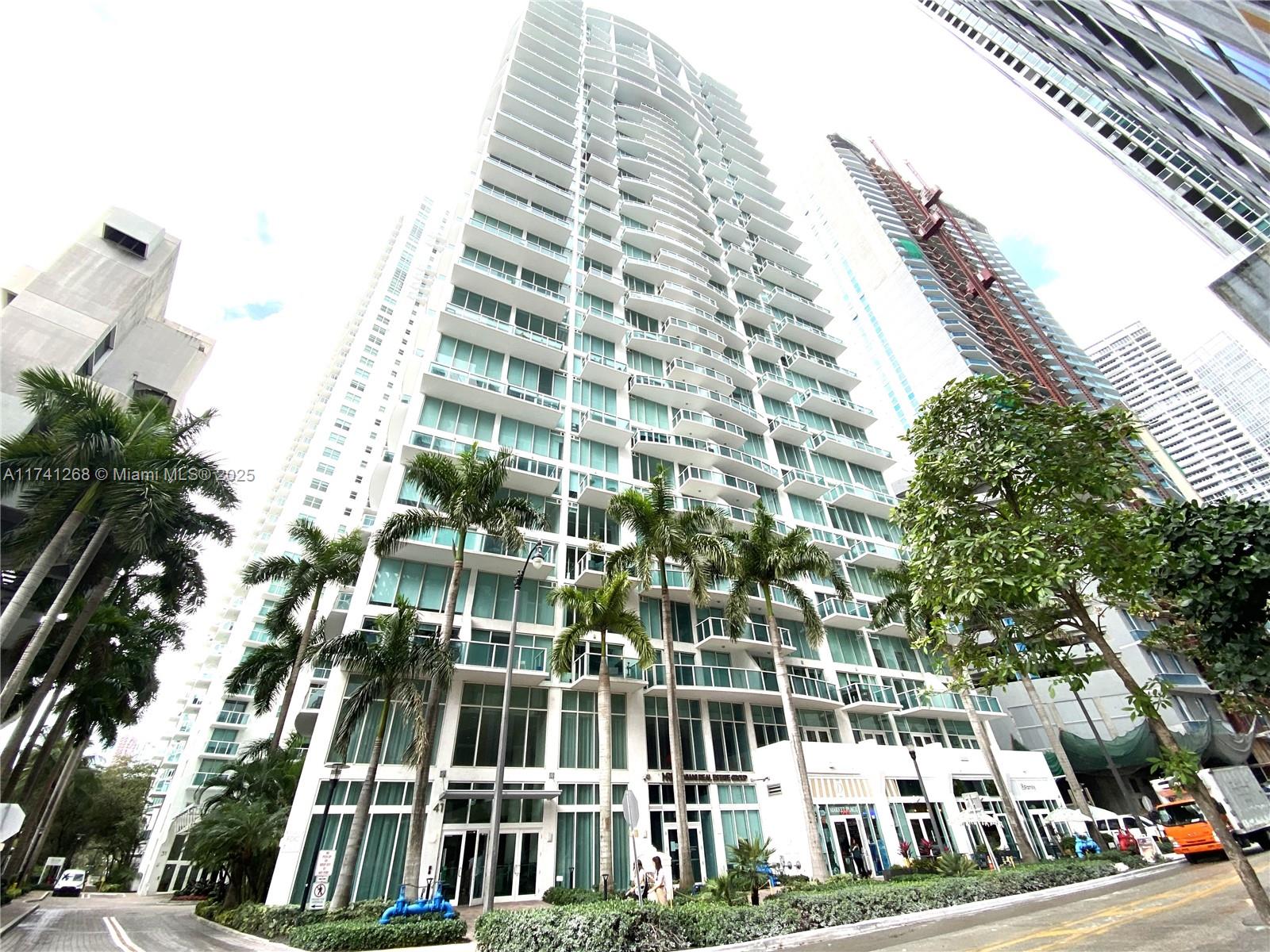 ENJOY THE NEW BRICKELL LIFESTYLE!! ! BEAUTIFUL 1 BED 1.5 BATHS 2 STORY LOFT IN THE HEART OF BRICKELL. POOL VIEWS. UNIT FEATURES OPEN KITCHEN WITH GRANITE COUNTER TOP AND SS APPLIANCES INCLUDING WASHER & DRYER. LUXURY AMENITIES, FITNESS CENTER, SPA, SAUNA, 2 HEATED POOLS, 24 HRS. VALET & CONCIERGE SERVICES, ETC. EXCELLENT LOCATION WALKING DISTANCE TO THE PRESTIGIOUS BRICKELL CITY CENTER, MARY BRICKELL VILLAGE, ENTERTAINMENTS, RESTAURANTS AND FINANCIAL DISTRICT. MINUTES TO SOBE, GROVE, GABLES & AIRPORT. METRO MOVER (free transit system) AT YOUR FOOT STEP.