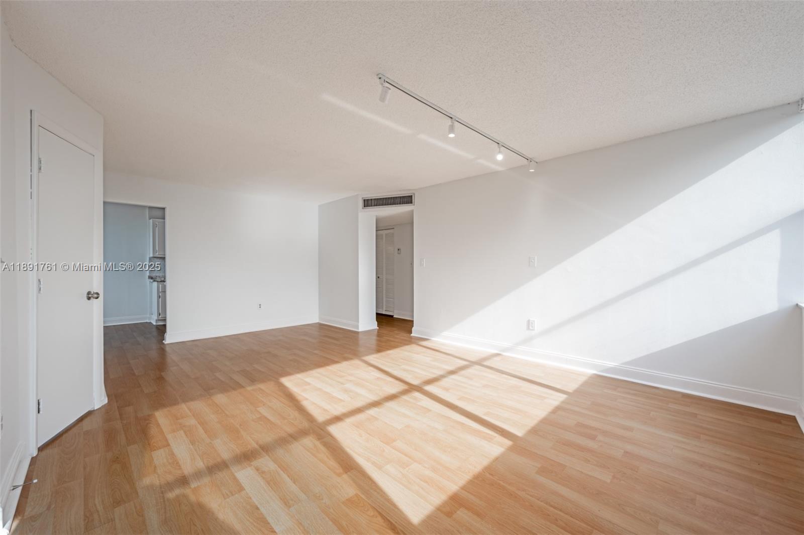 1300 NE Miami Gardens Dr 820E