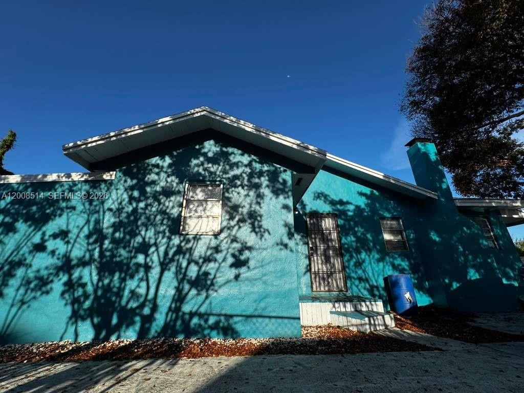 1121 NW 40th St 2