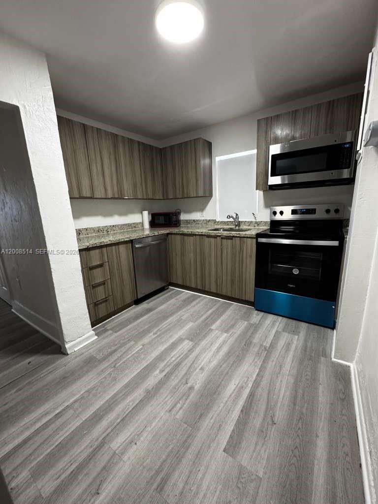 1121 NW 40th St 2