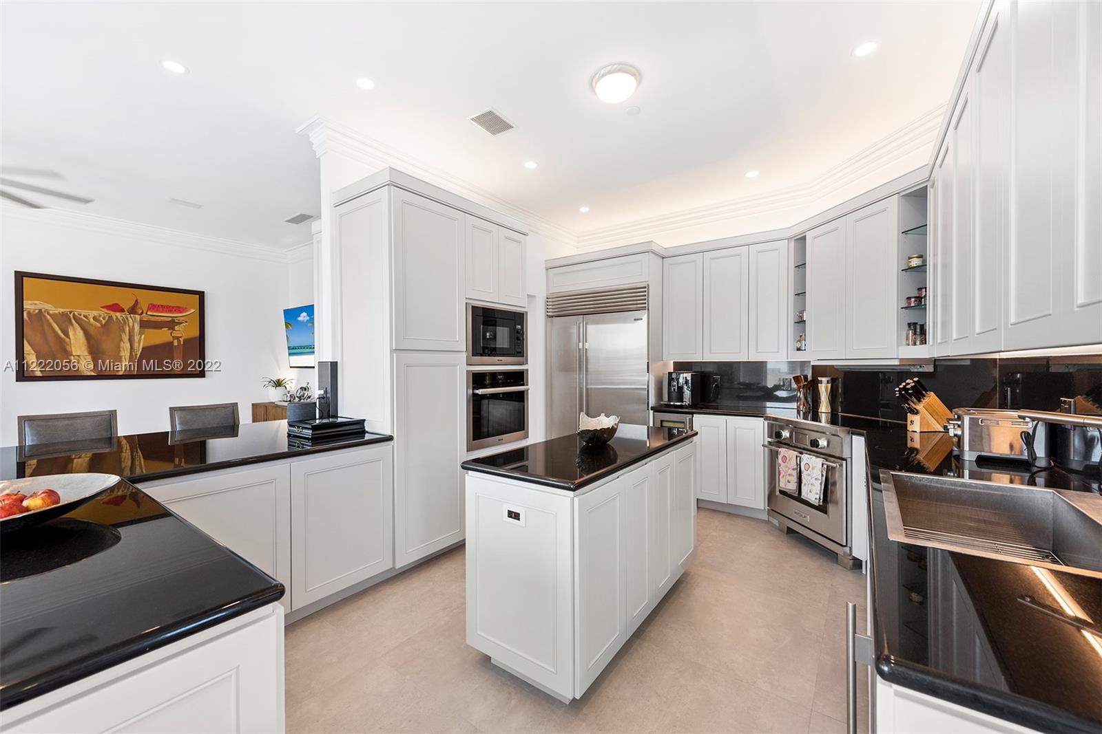 GRAND BAY RESIDENCES COND - Residential