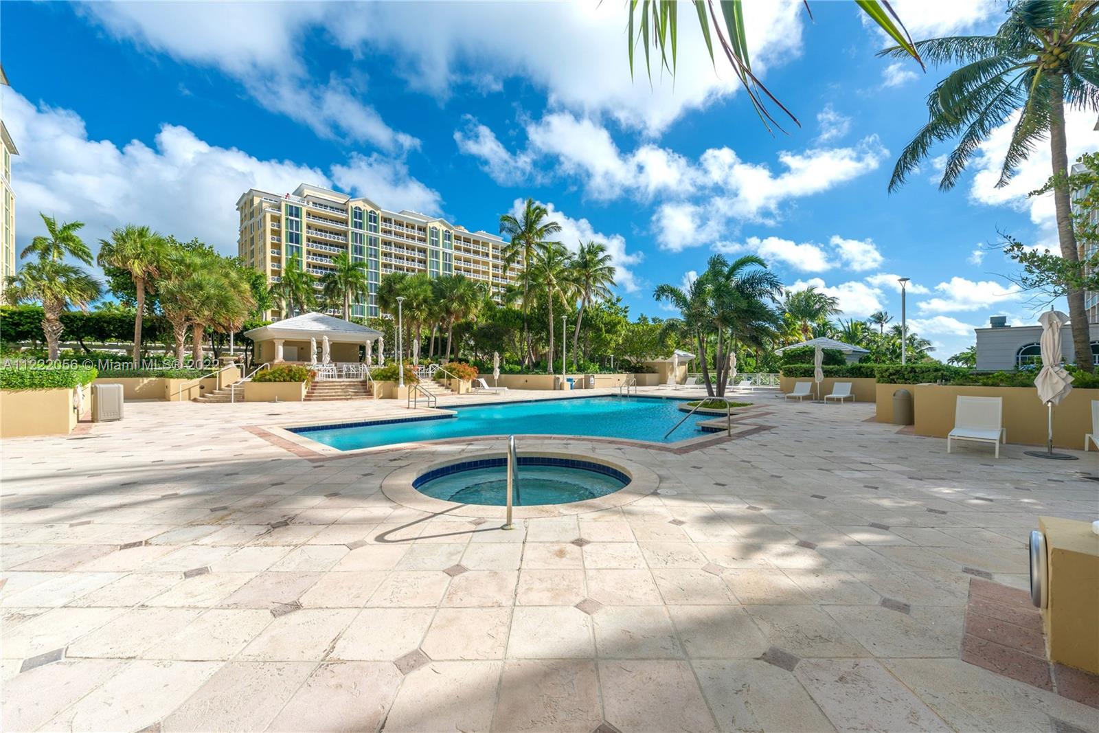 GRAND BAY RESIDENCES COND - Residential