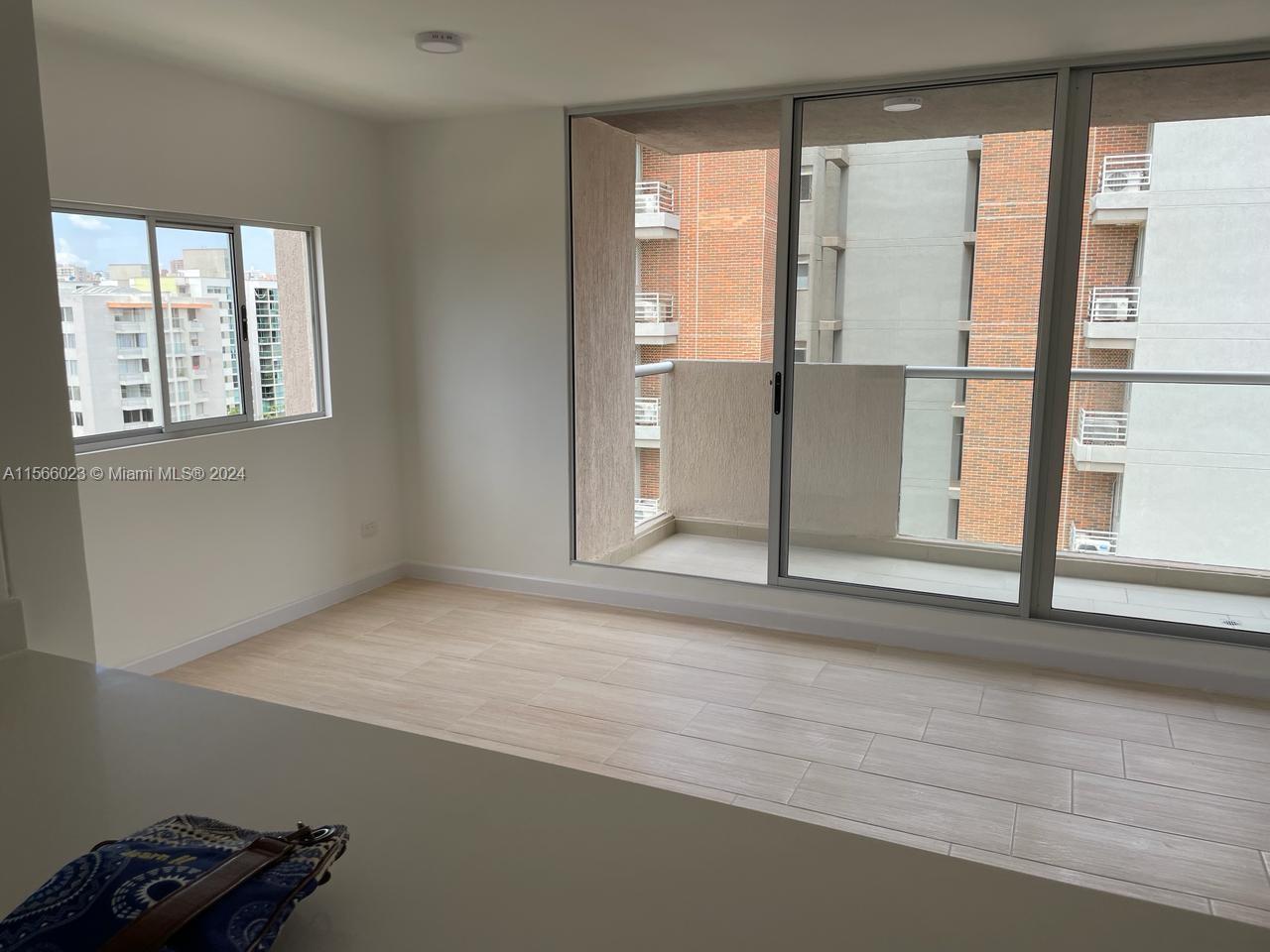 Calle 96 #72-43 Torre 1 1102