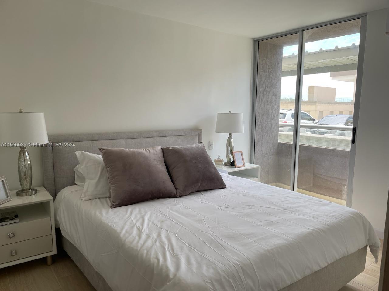 Calle 96 #72-43 Torre 1 1102