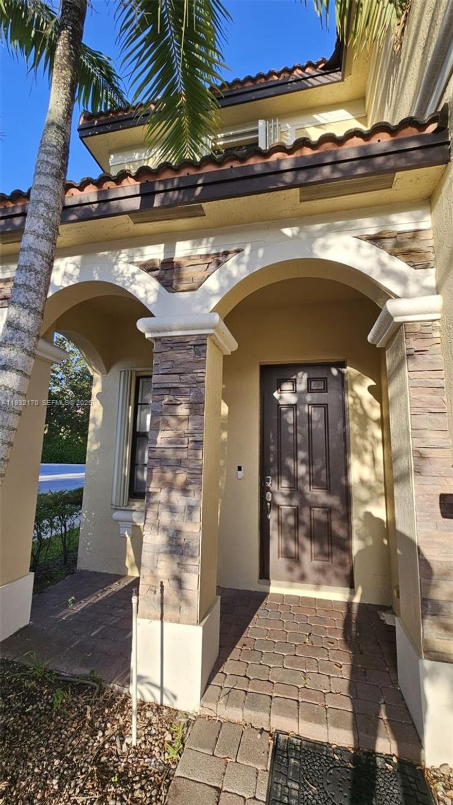 Beautiful 3-bedroom, 2.5-bathroom townhouse located in the exclusive St. Moritz community. Spacious corner unit with a functional layout, featuring no carpet throughout and modern wood and ceramic flooring. The property offers a large private patio, ideal for entertaining and family enjoyment. Excellent location near Tony Bilbao School, shopping centers, restaurants, and top-rated schools. Owner only requires first month and last month as deposit.