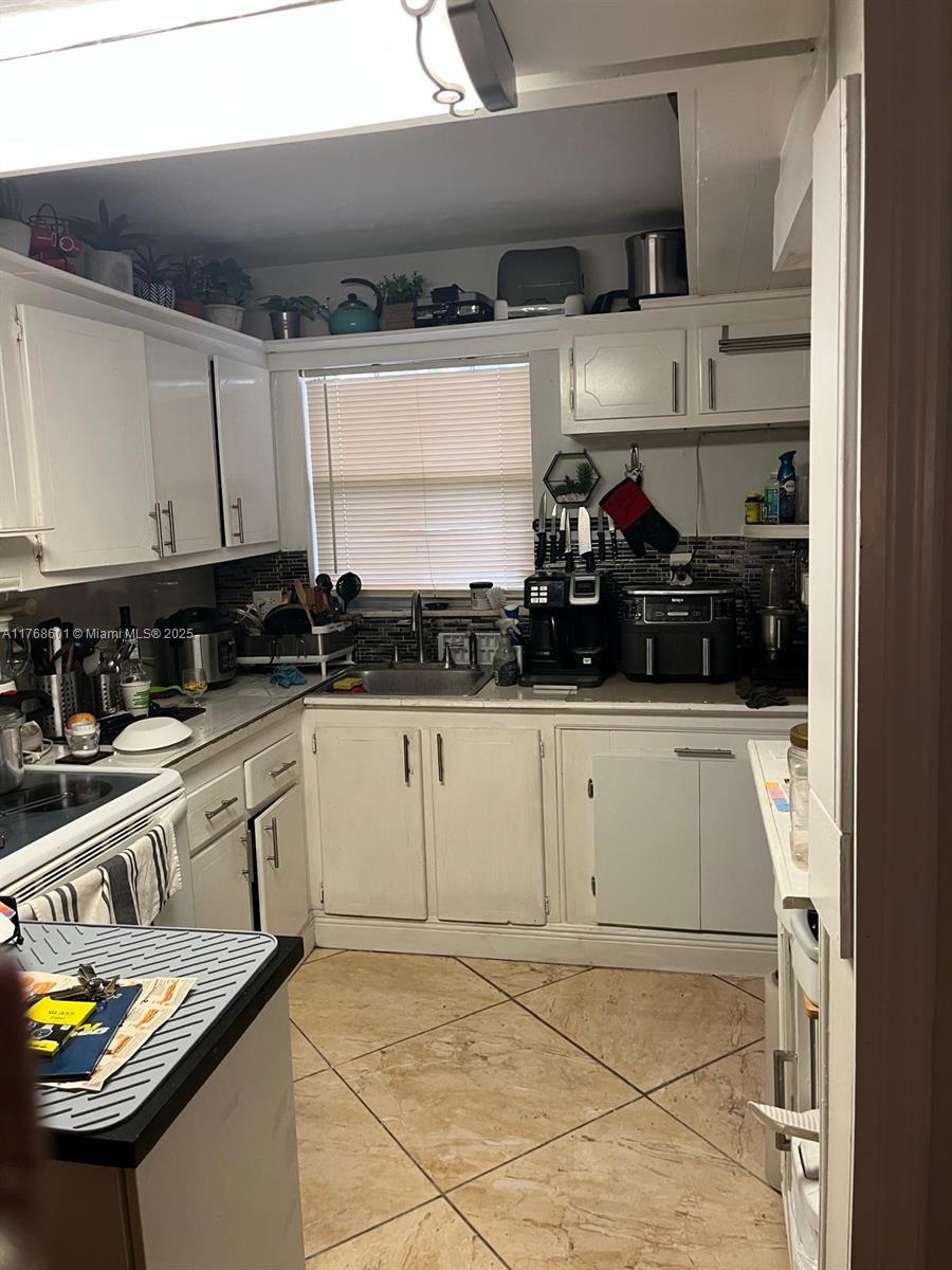 8101 N Sunrise Lakes Dr 105
