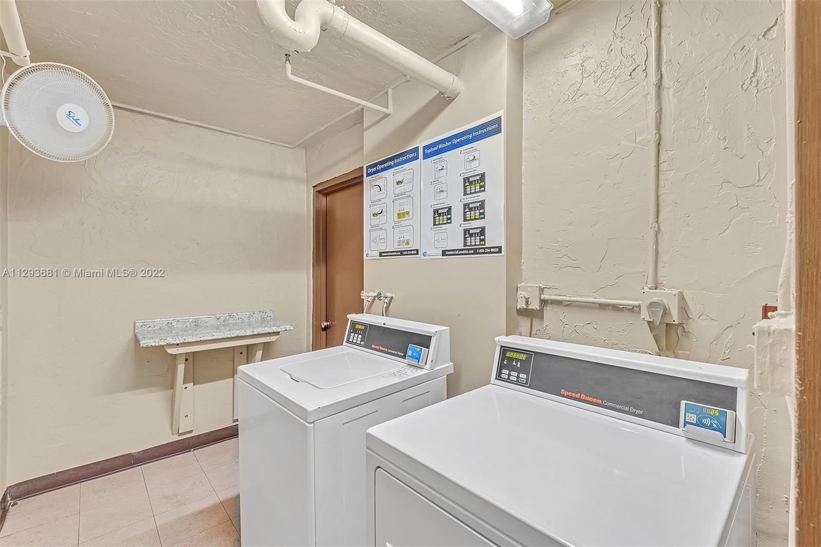 SUNRISE LAKES - Residential