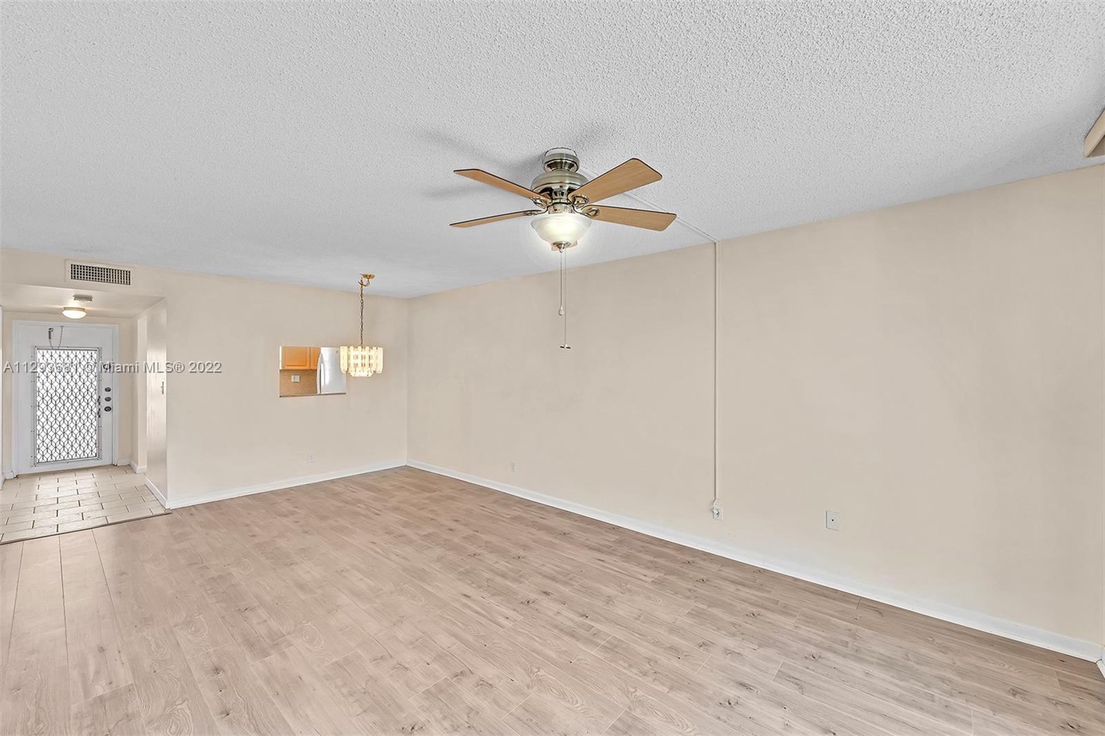 SUNRISE LAKES - Residential