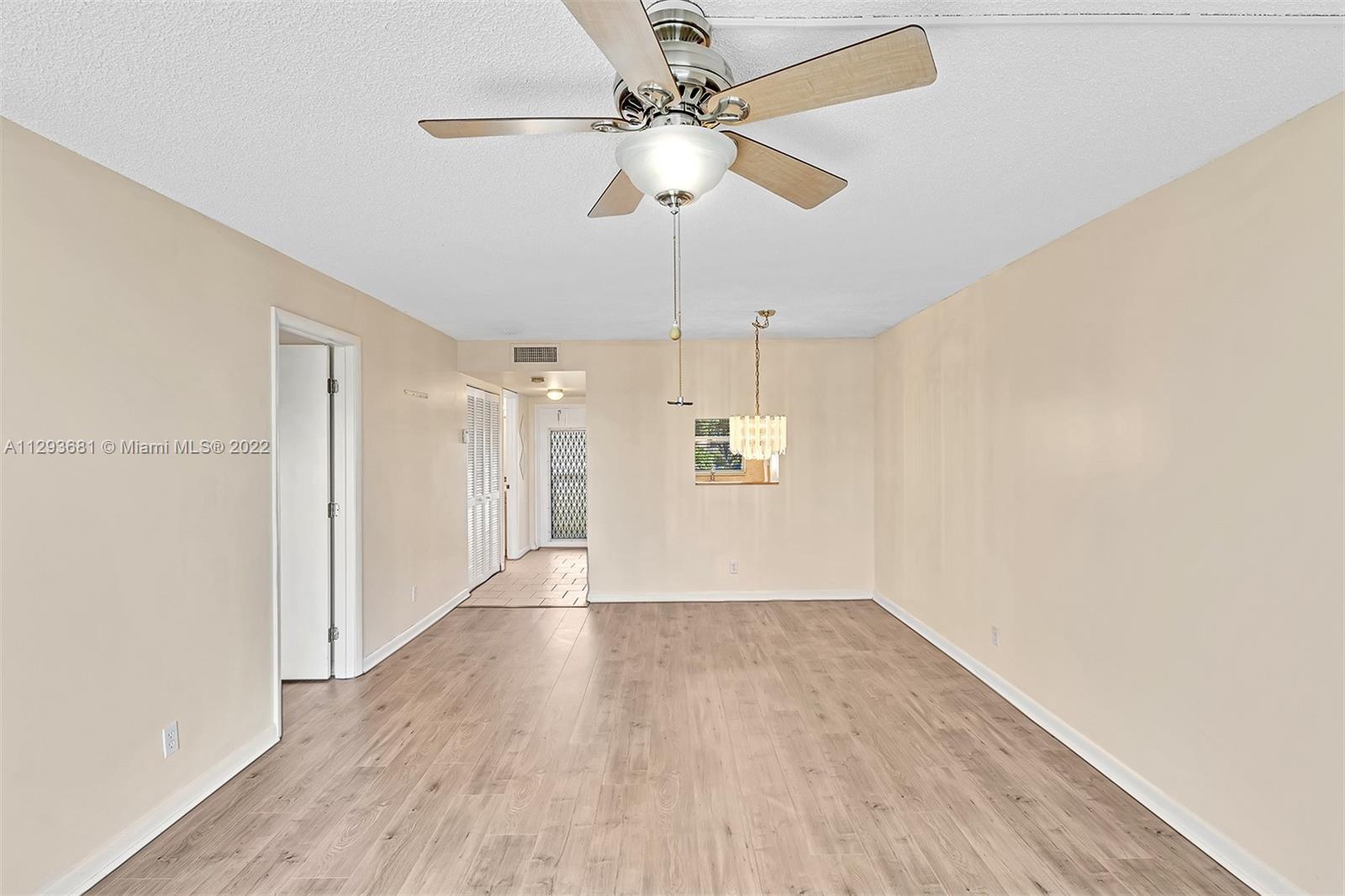 SUNRISE LAKES - Residential