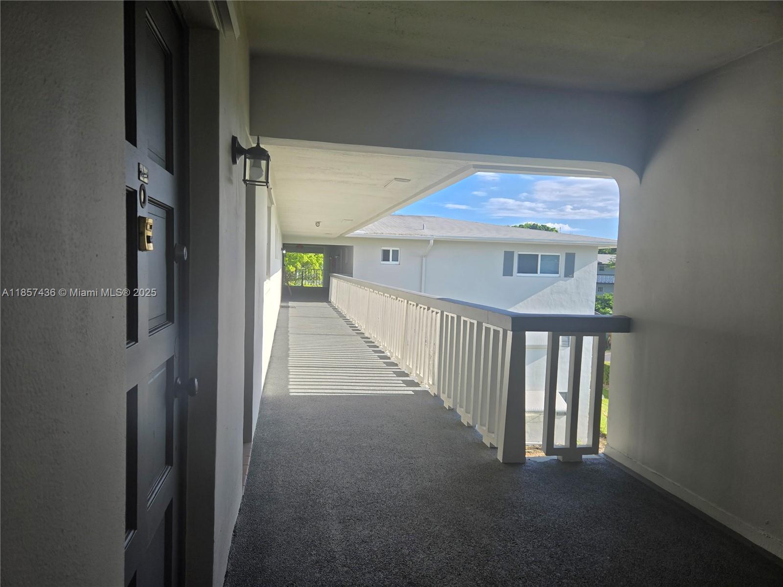 1001 Hillcrest Ct 302