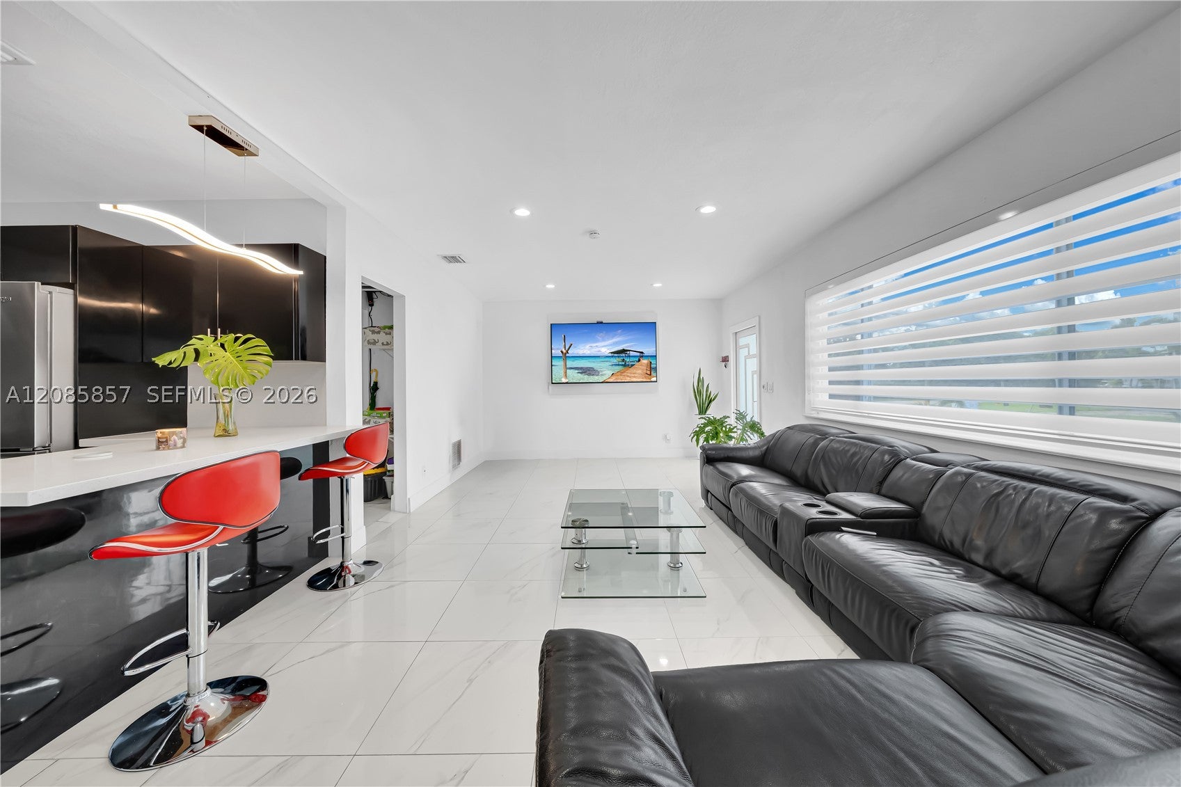 9365 SW 44th St, Miami, FL, 33165/$870,000 4 9365 SW 44th St