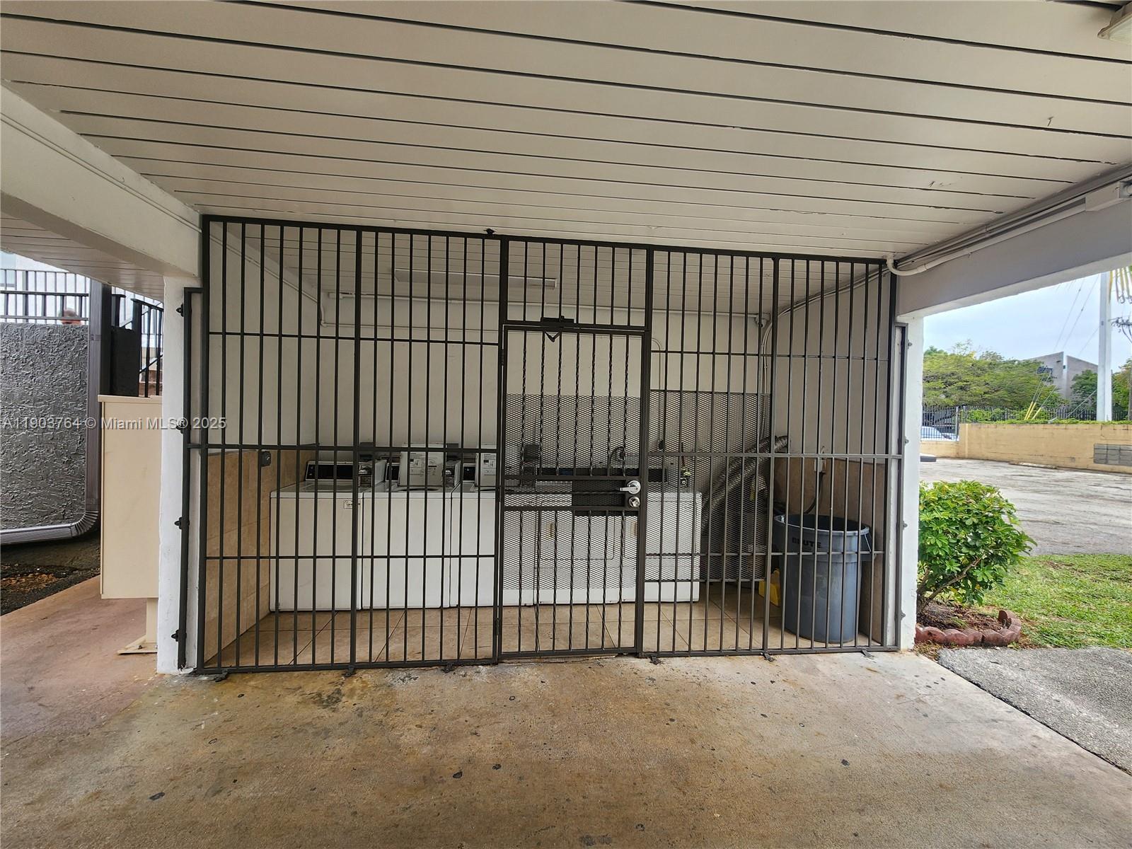 A A DOOLEY SUB - Residential Lease