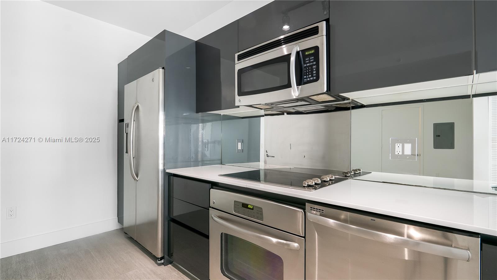 31 SE 6th St 1806