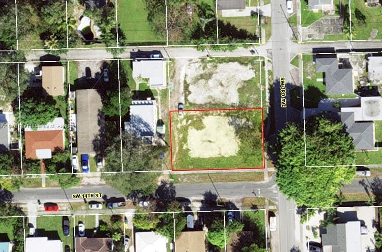 VACANT LOT FOR RESIDENTIAL USE. GREAT LOCATION!!!