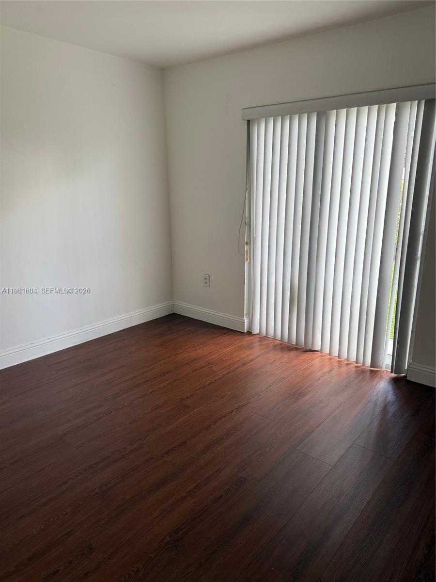 CORAL POINTE TOWNHOMES CO - Residential Lease