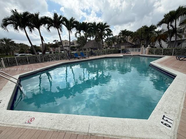 CORAL POINTE TOWNHOMES CO - Residential Lease