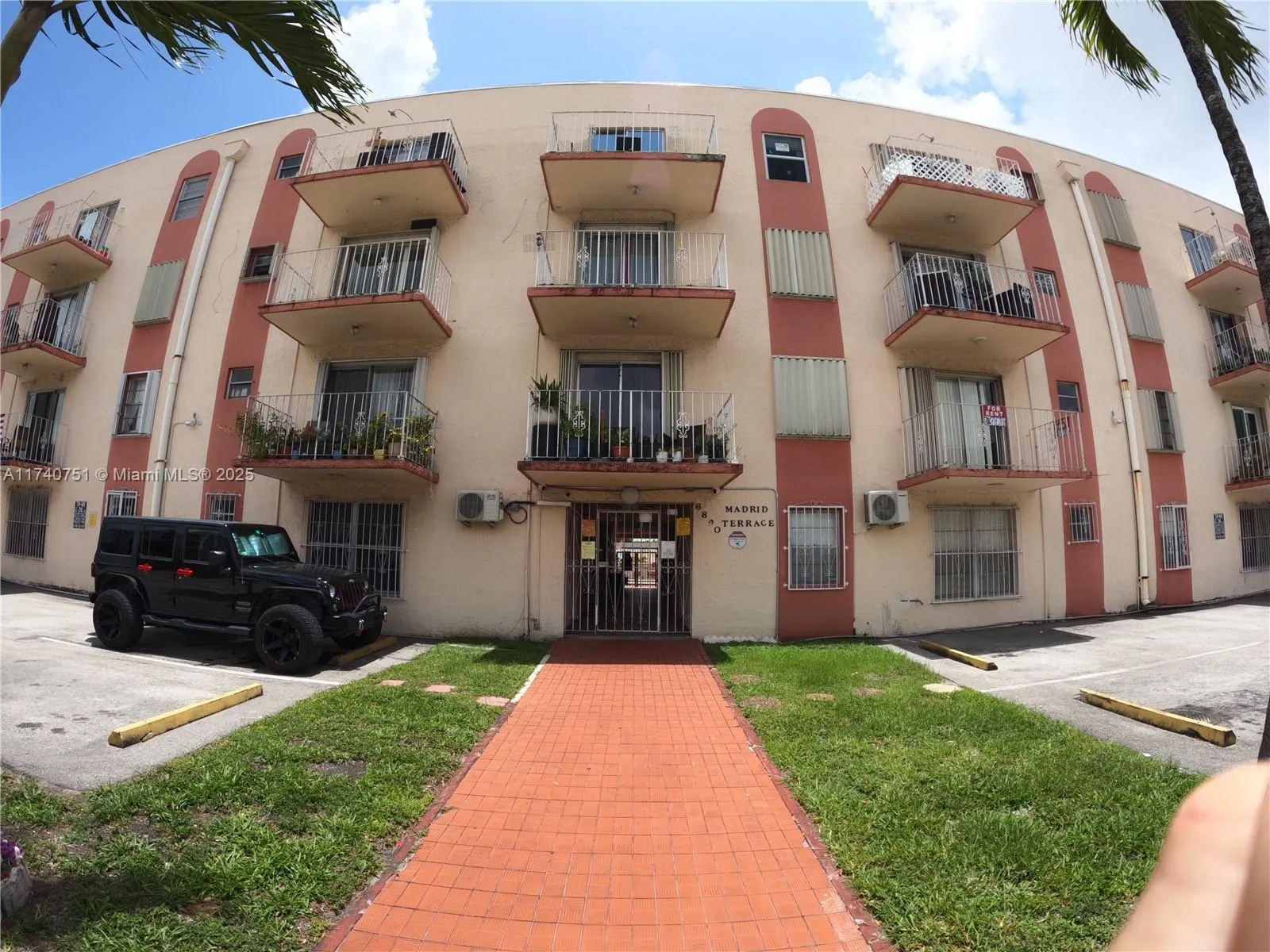 Miami, Florida 33144, United States, 2 Bedrooms Bedrooms, ,2 BathroomsBathrooms,Residential,Active,6900
