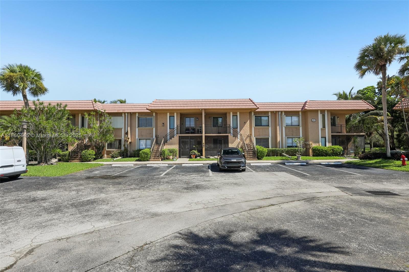 195 Lakeview Dr 105
