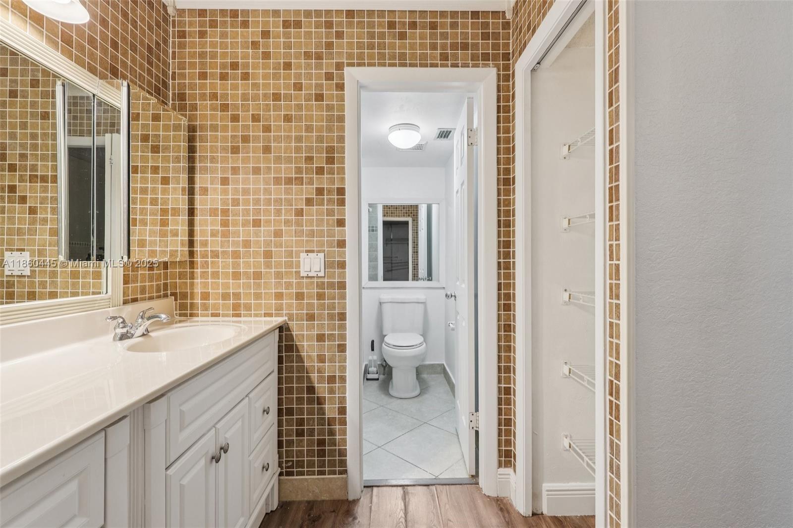 RACQUET CLUB APARTMENTS A - Residential