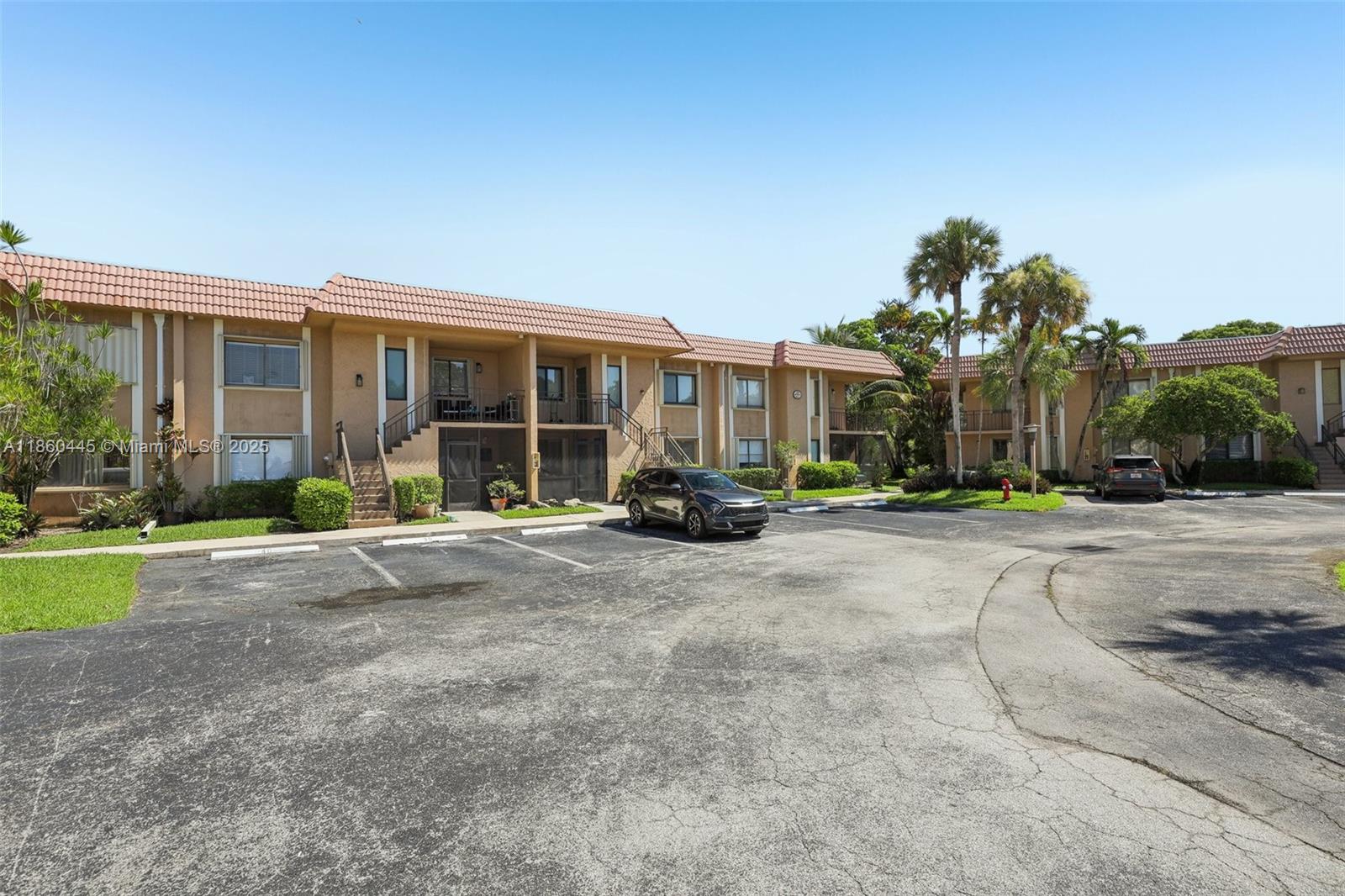 195 Lakeview Dr 105