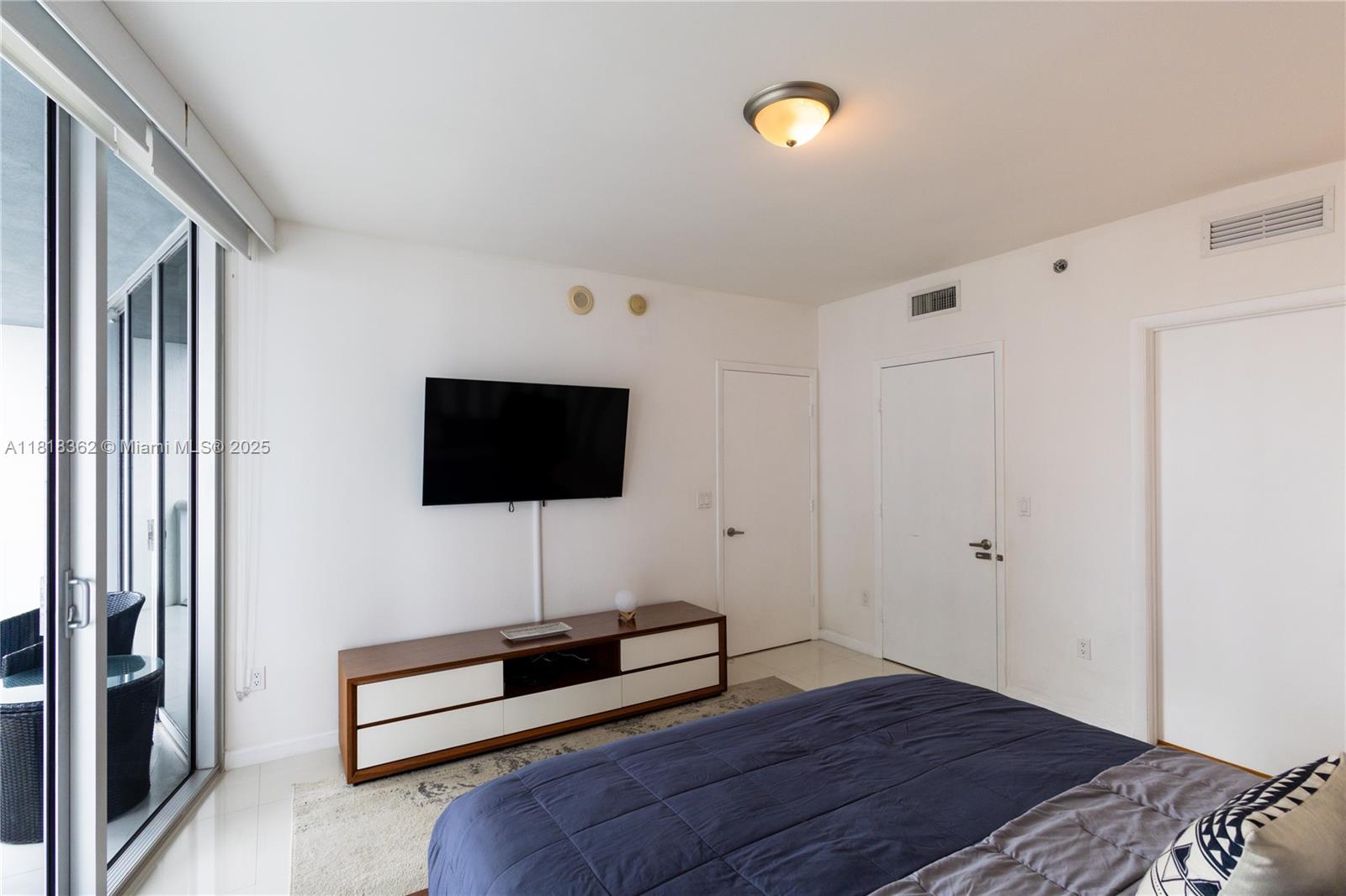ICONBRICKELL CONDO NO 1 - Residential