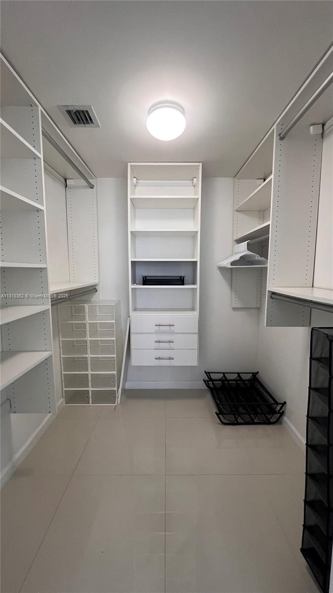 ICONBRICKELL CONDO NO 1 - Residential