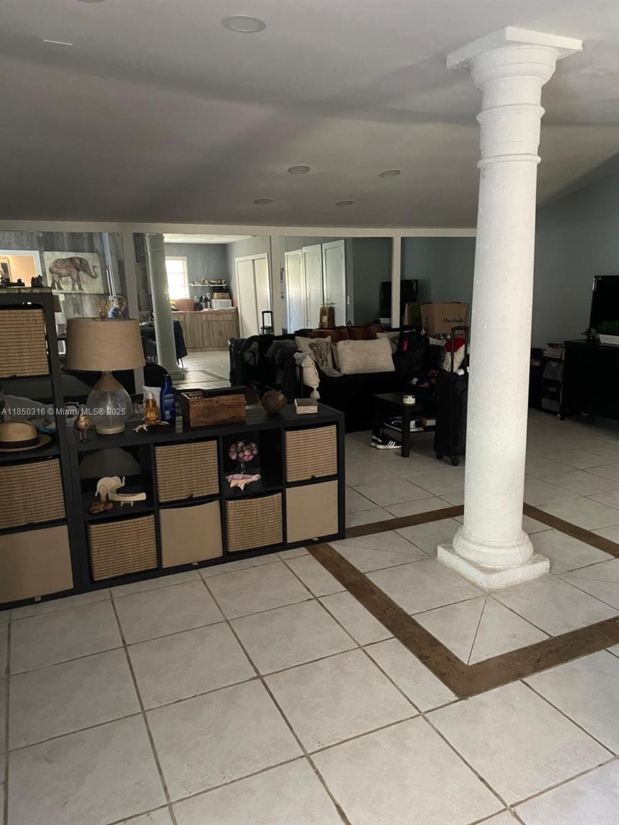 324 SW 23rd Ave 1