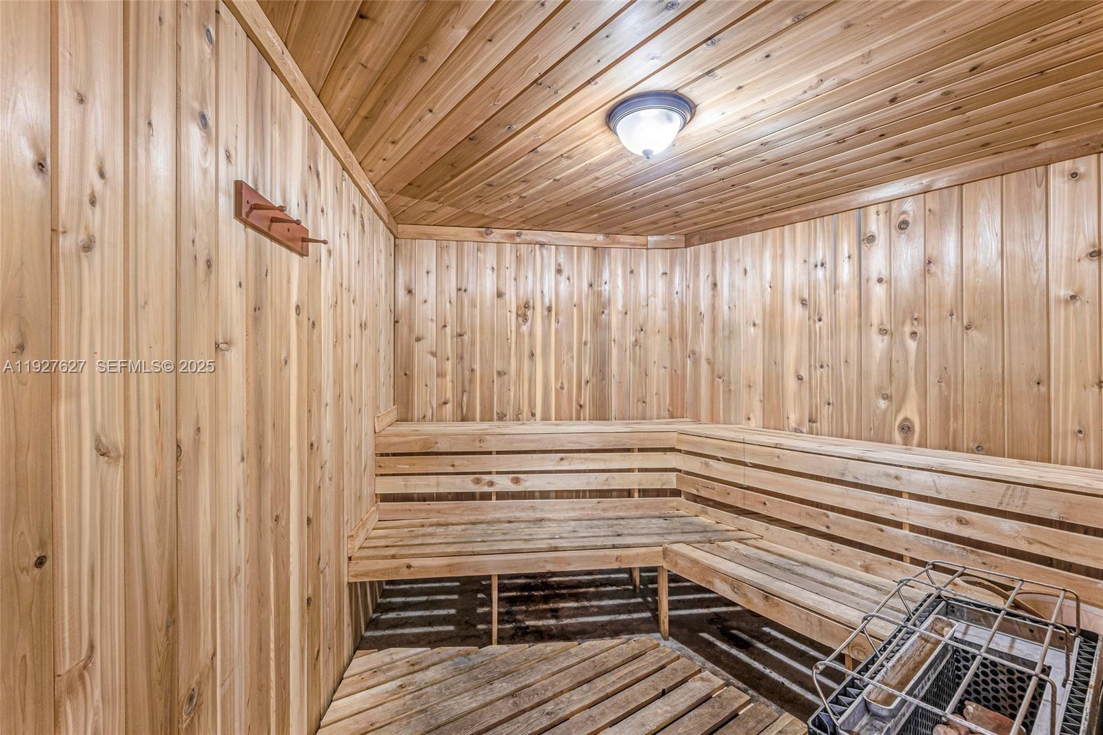 ROYAL PARK CONDO - Residential Lease