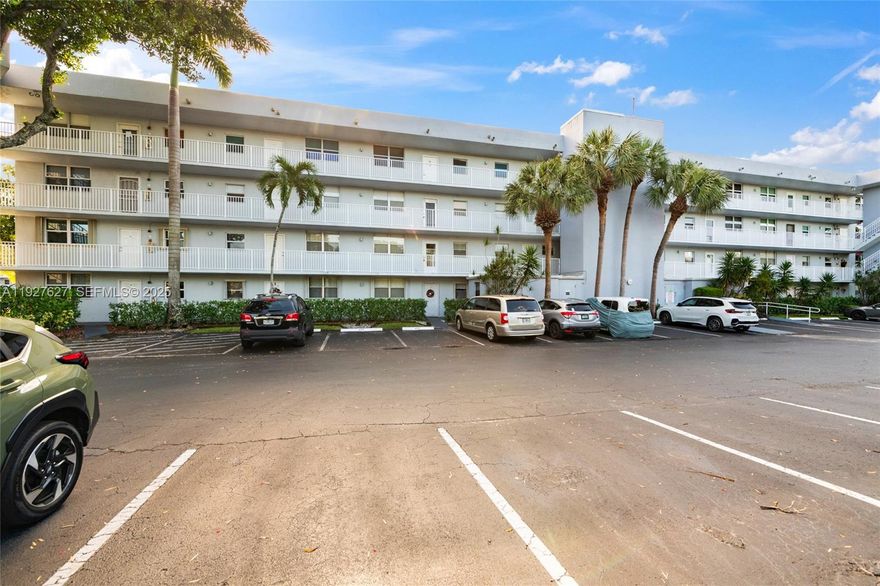 Beautifully updated large 1 bedroom, 1 bath condo in the desirable Royal Park community of Oakland Park. This spacious residence offers an expansive living and dining area, gorgeous wood floors, a remodeled kitchen and bathroom, and impact windows throughout. Enjoy your morning coffee on the screened balcony, just steps from the pool! Royal Park is a gated, well-maintained community featuring 3 heated pools, a clubhouse, fitness center, sauna, car wash area, multiple laundry facilities, 24-hour guard gate, and is PET FRIENDLY. Included with Rent basic TV, high speed fiber optic internet, Water, trash and sewer. 
Located minutes from shopping, dining, and entertainment with easy access to Wilton Manors, Downtown Fort Lauderdale, and I-95. Enjoy nearby outdoor recreation including Royal Park’s playground, sand volleyball, basketball, tennis & pickleball courts, the Stunson Nature Trail, Easterlin Park, and Bark Park.
A wonderful place to call home!
