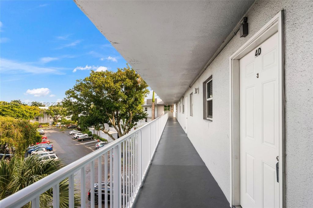 Photo of 116 Royal Park Dr #4D, Oakland Park, FL 33309 (MLS # A11927627)