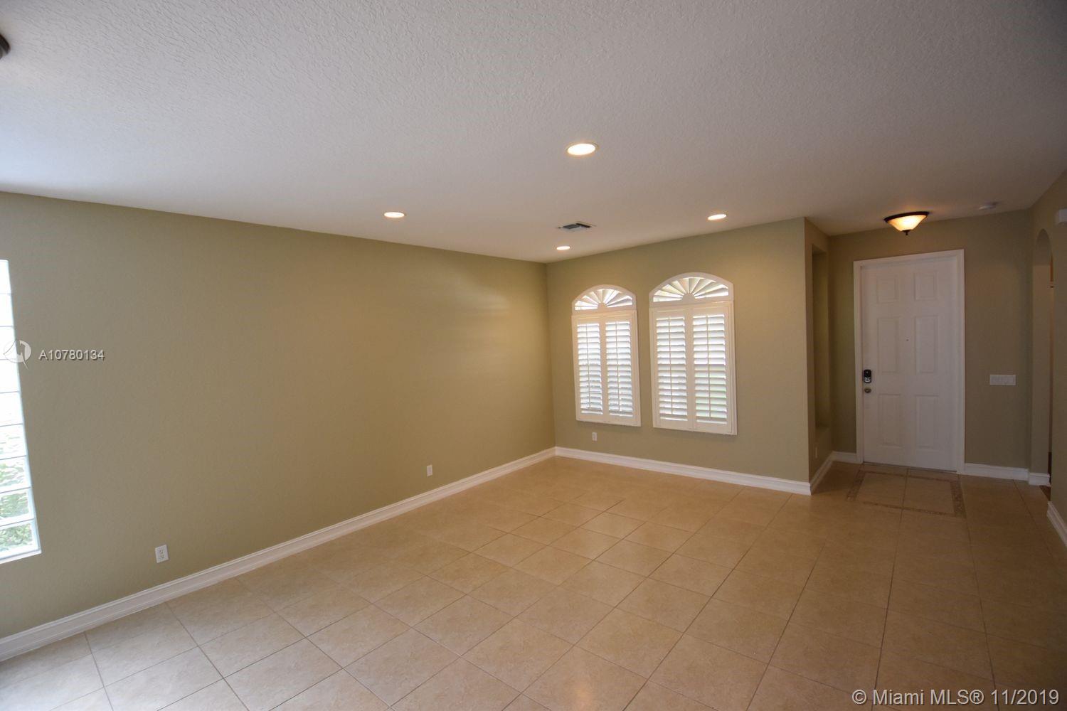 CANYON ISLES 1 - Residential Lease