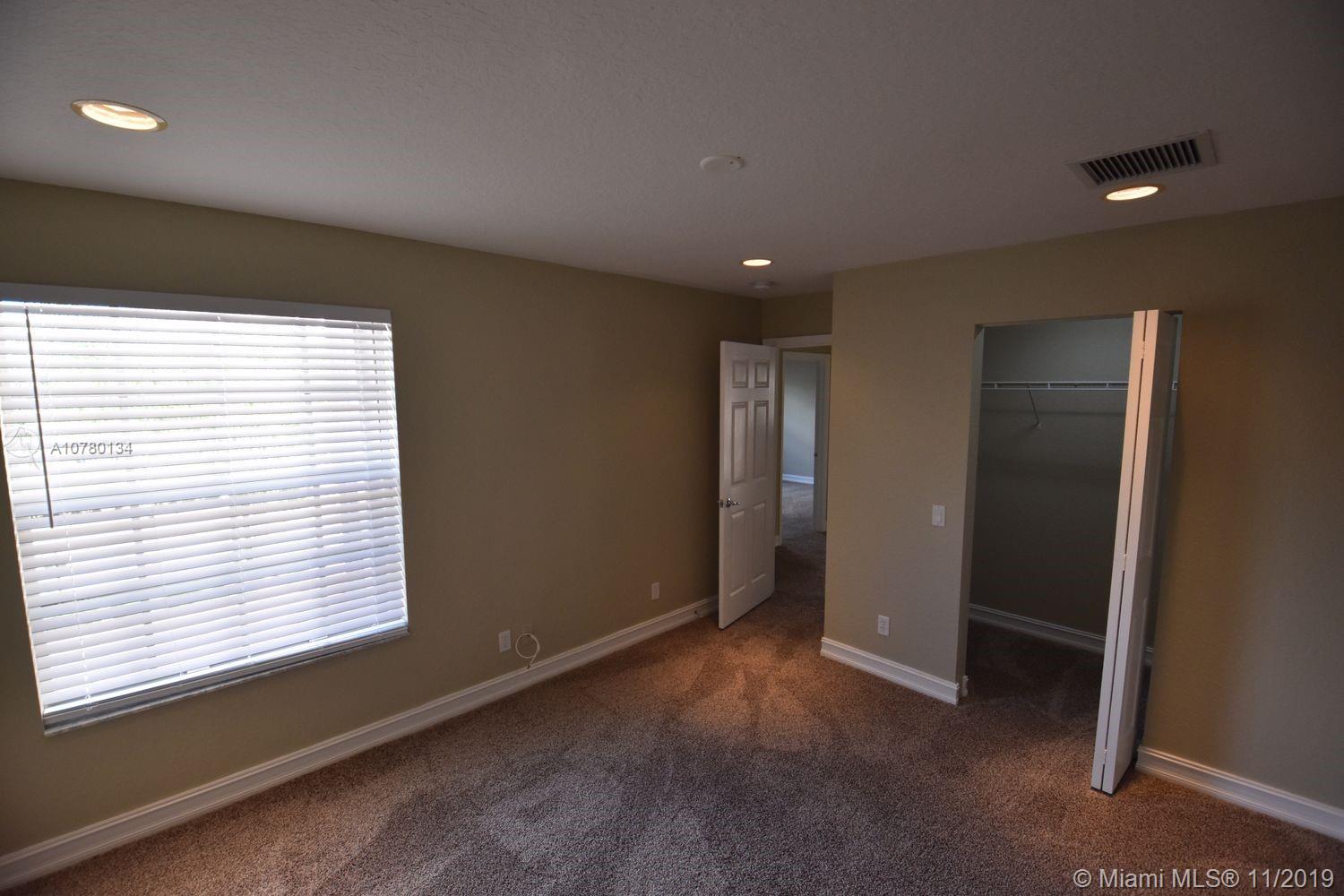 CANYON ISLES 1 - Residential Lease